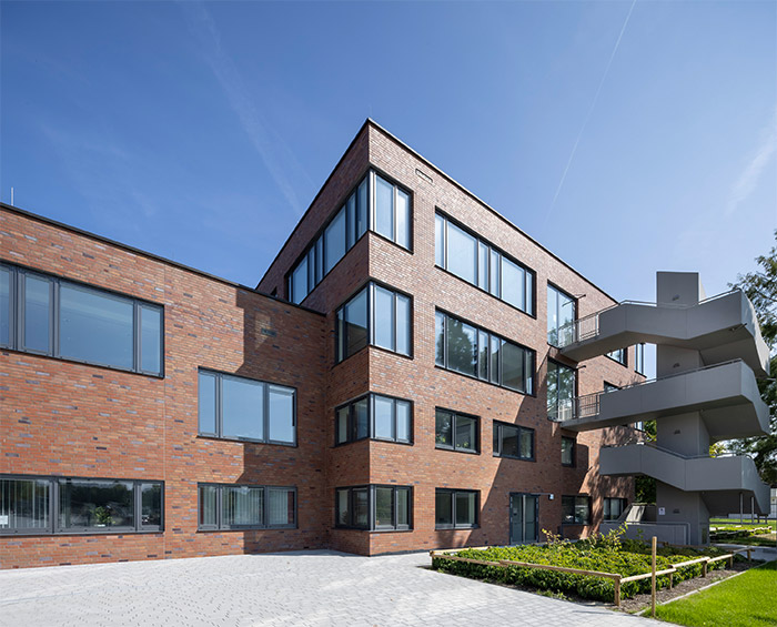 Umbau_und_Erweiterung_Friedensschule_Foto_Aussen_RE_01